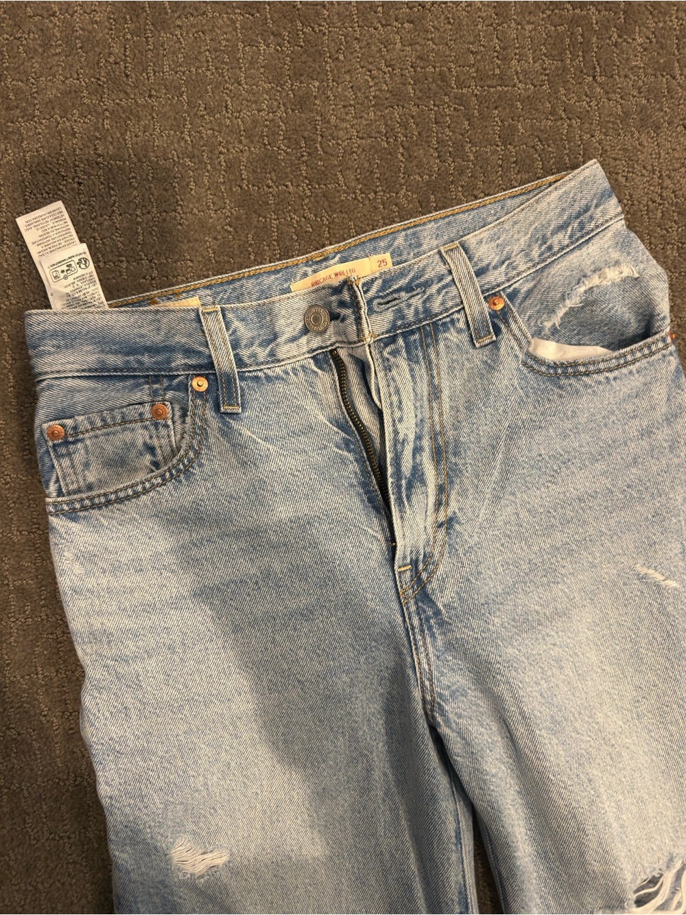 Levi wideleg ribcage jeans size 25